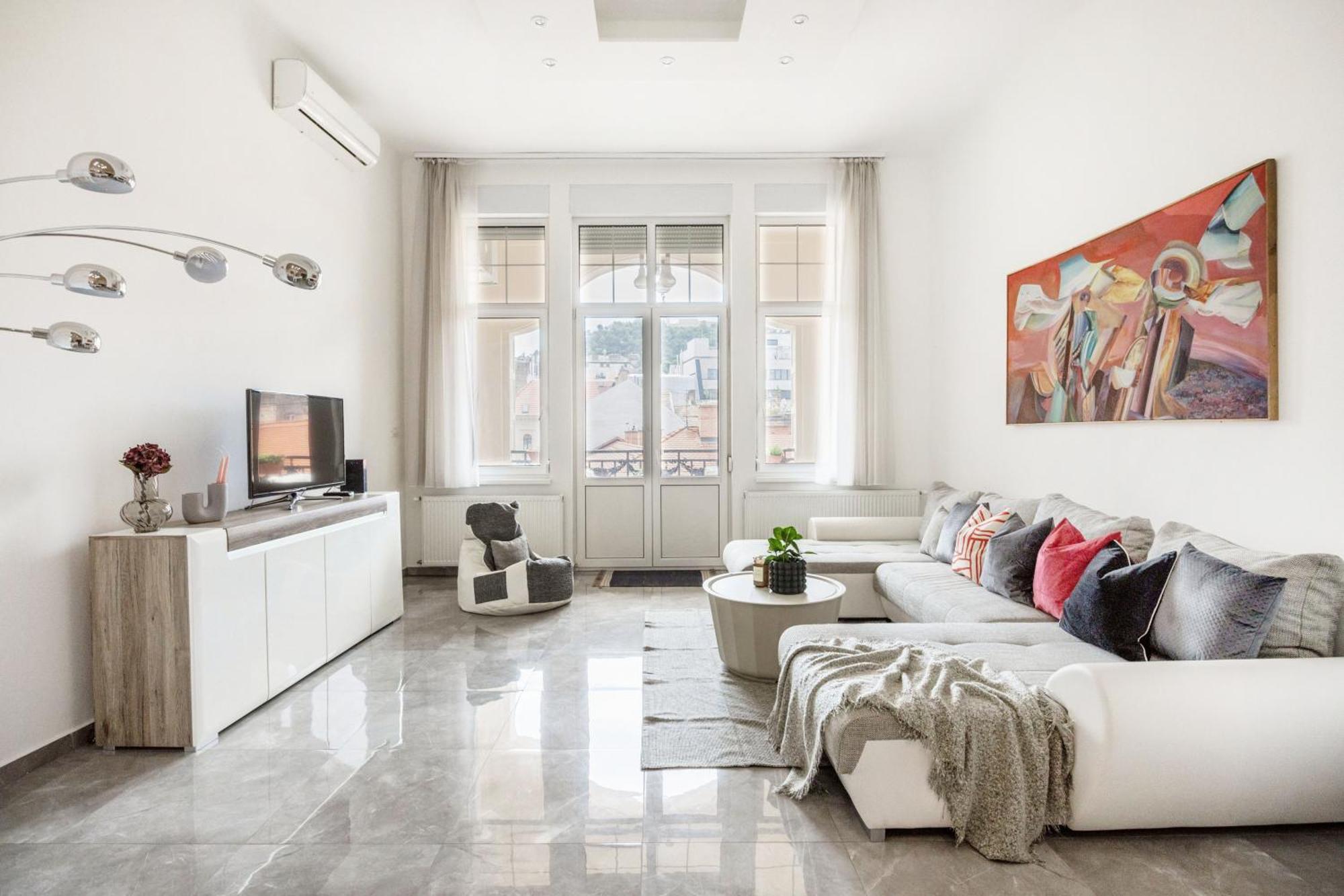 Walk To Vaci Street - Live In Lux Designer Apartment *