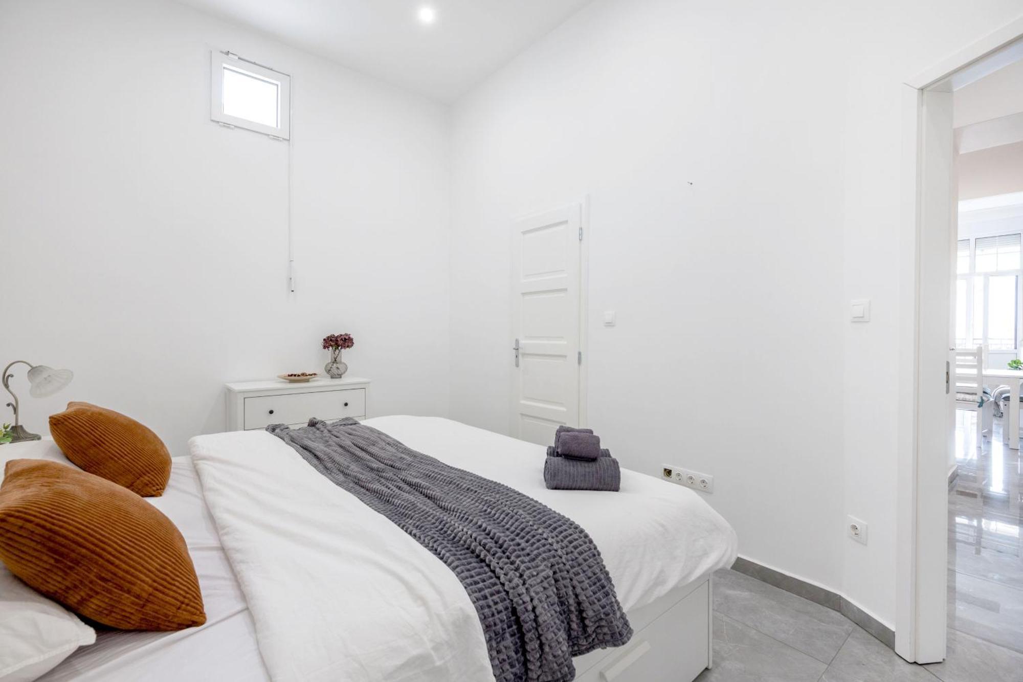 Apartment Walk To Vaci Street - Live In Lux Designer Budapest