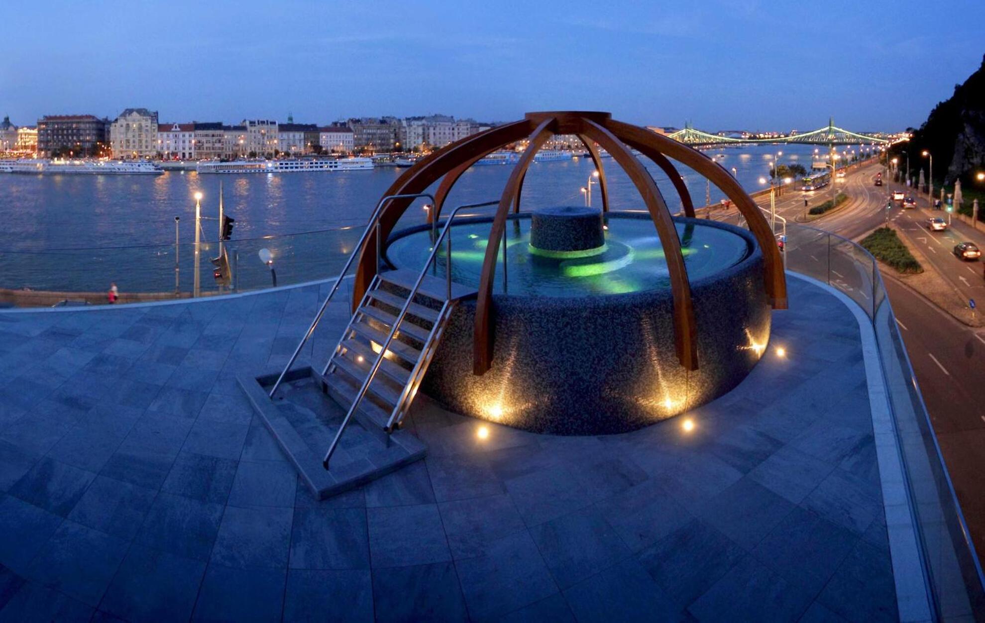 Walk To Vaci Street - Live In Lux Designer Apartment Budapest