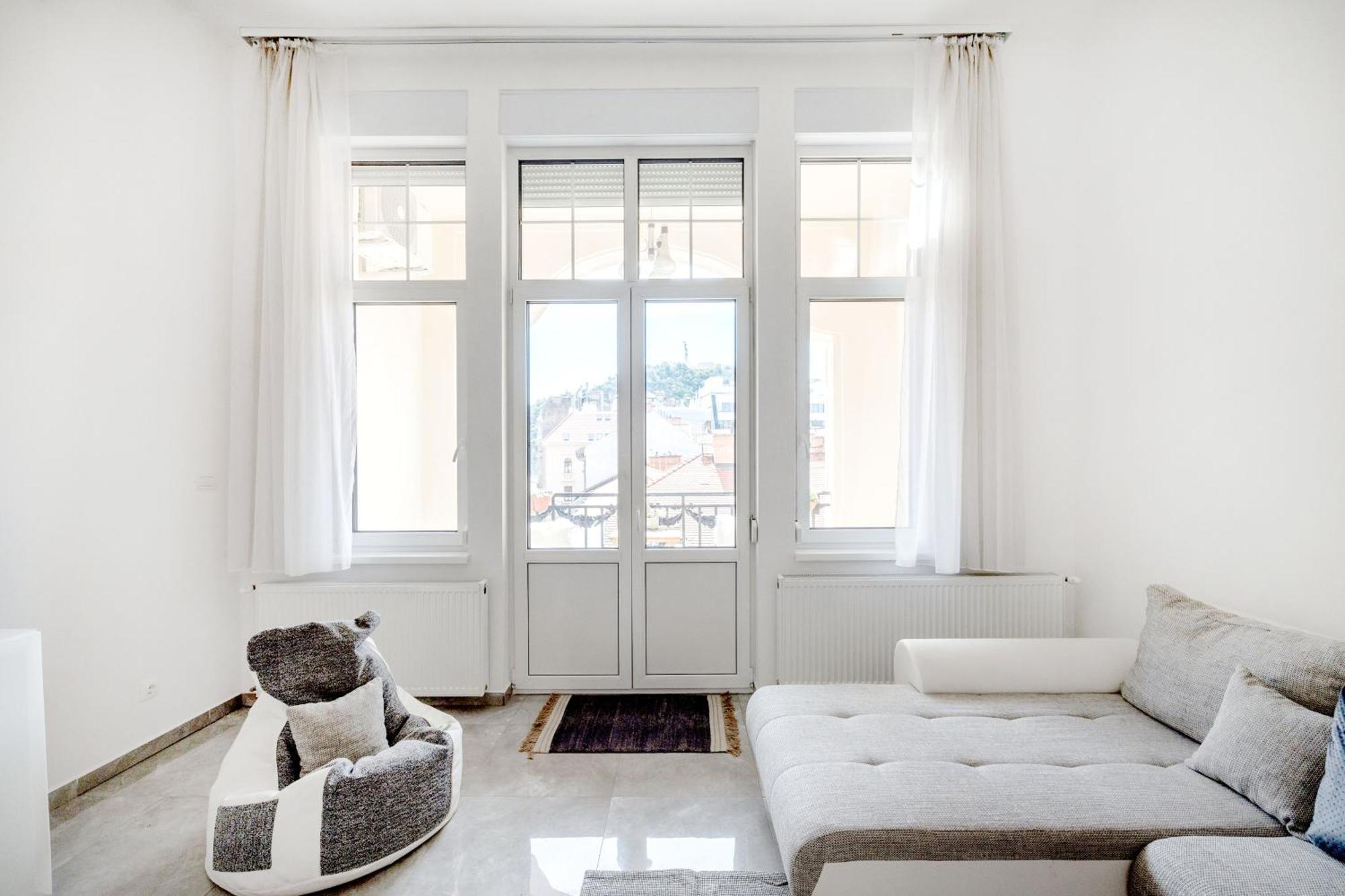 Walk To Vaci Street - Live In Lux Designer Apartment *