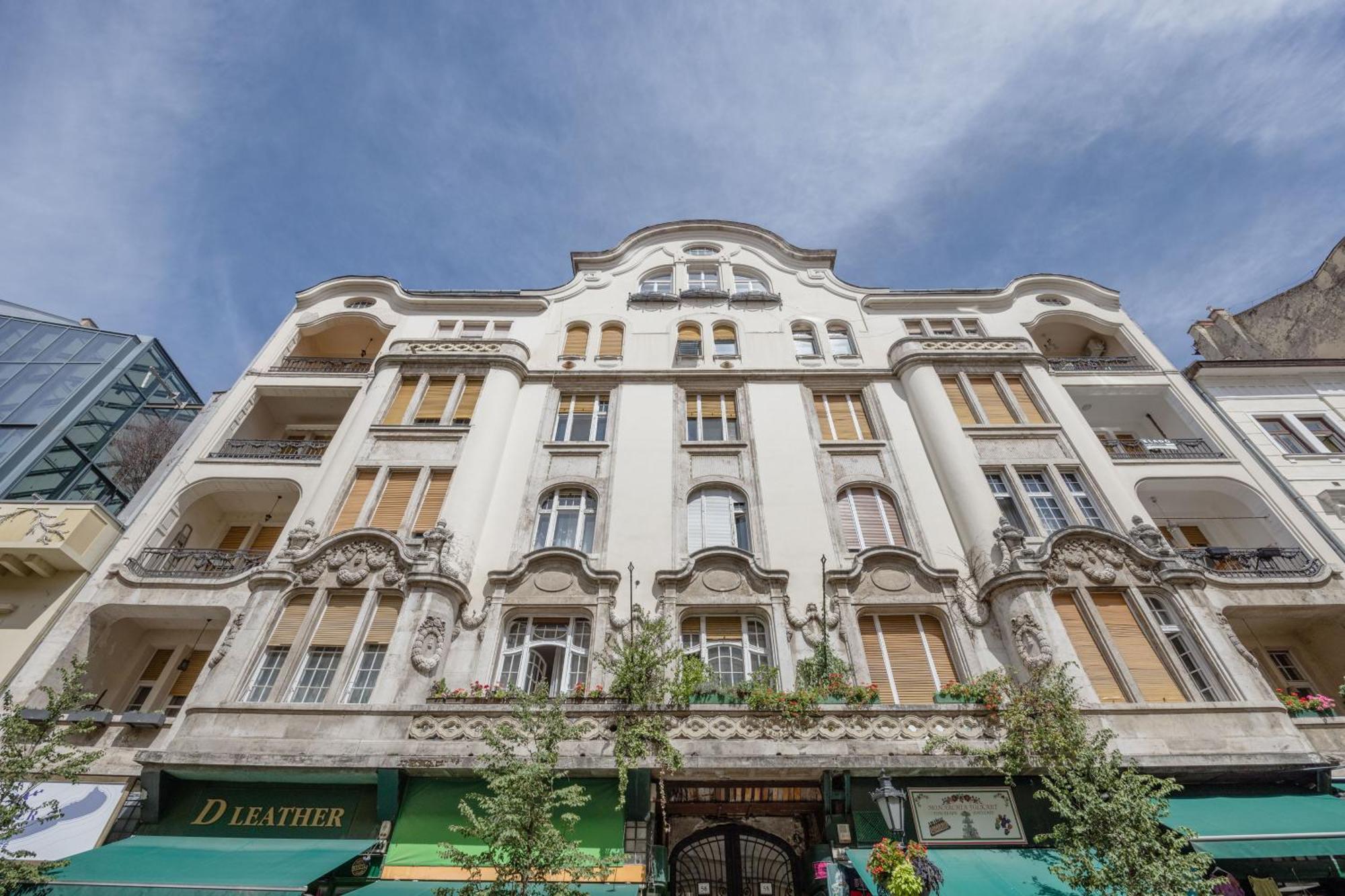 Walk To Vaci Street - Live In Lux Designer Apartment Budapest