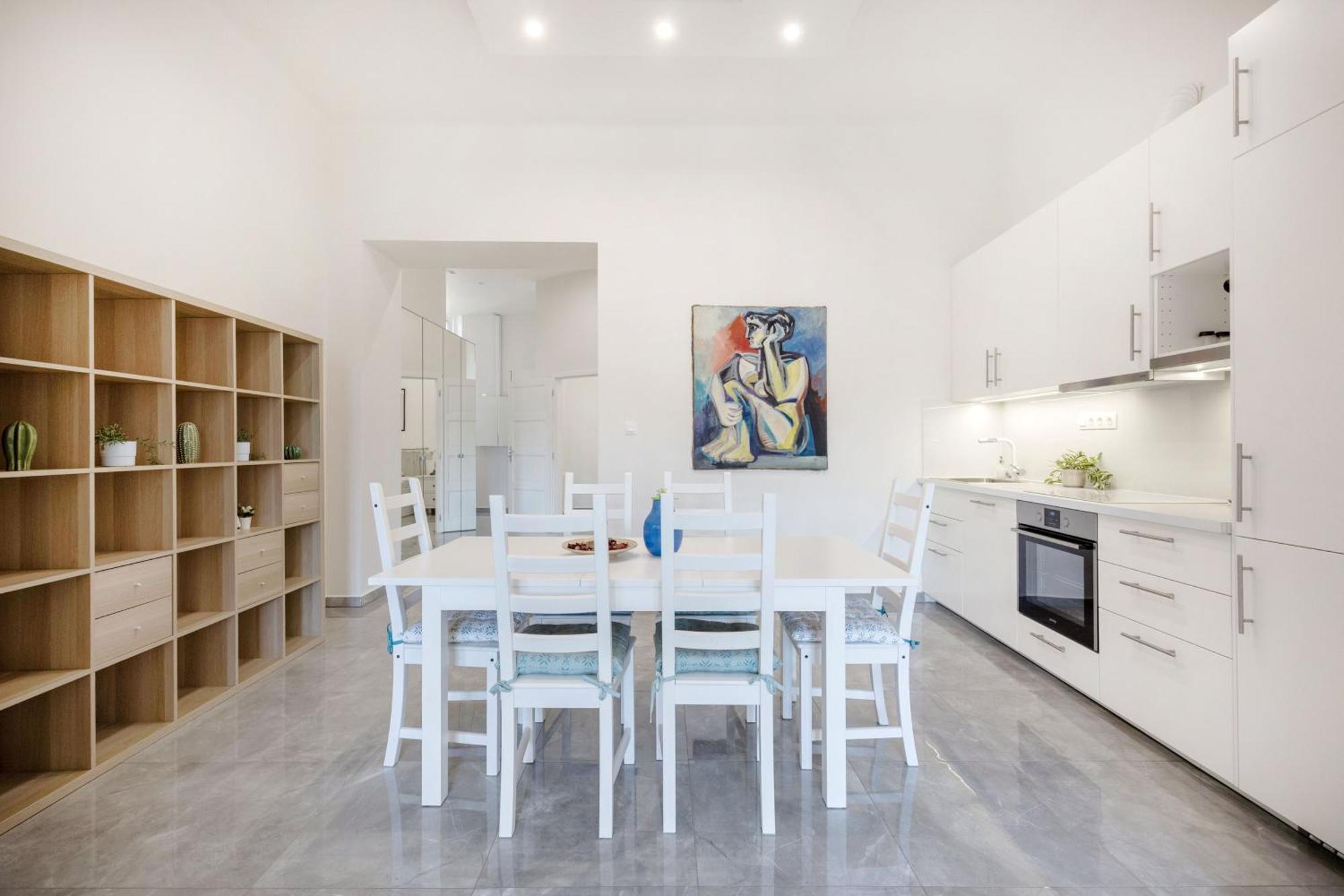 Walk To Vaci Street - Live In Lux Designer * Budapest