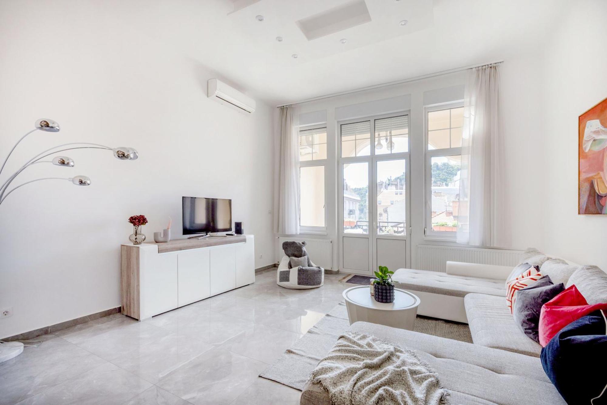 Apartment Walk To Vaci Street - Live In Lux Designer