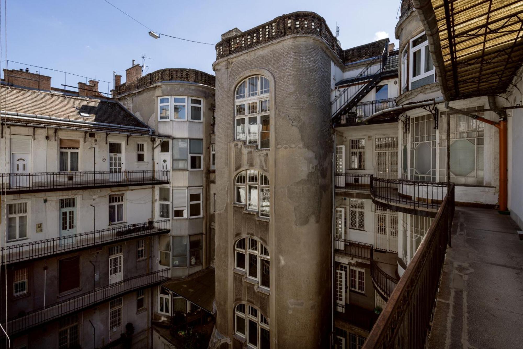 Walk To Vaci Street - Live In Lux Designer * Budapest