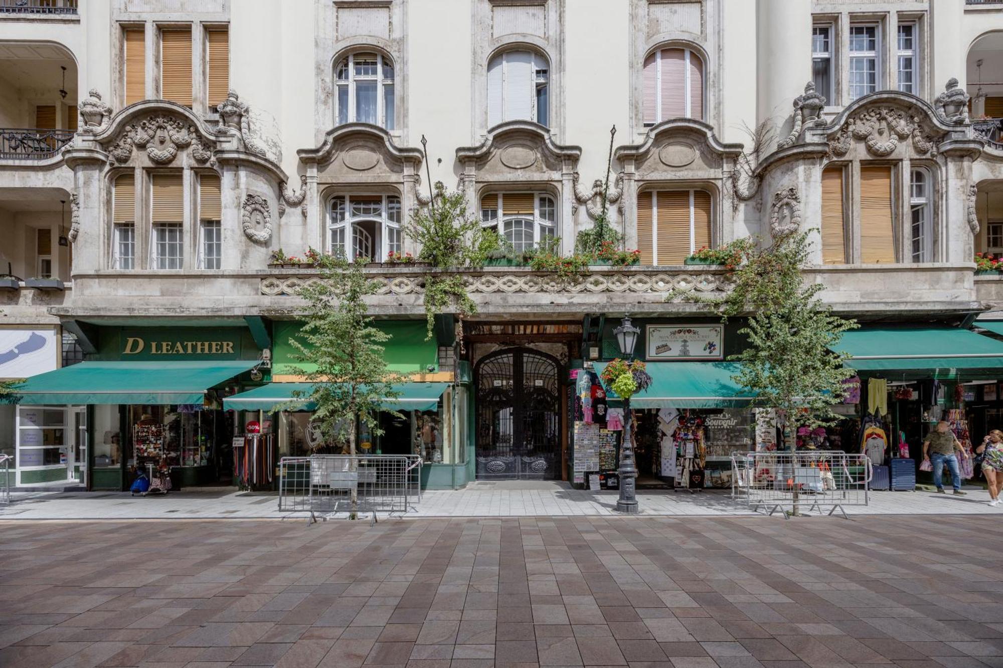 Apartment Walk To Vaci Street - Live In Lux Designer Budapest